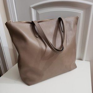 Cuyana Pebbled Leather Zip Tote
